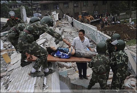 独胆英雄的创新应对：从武警押送事件看危机管理新视角